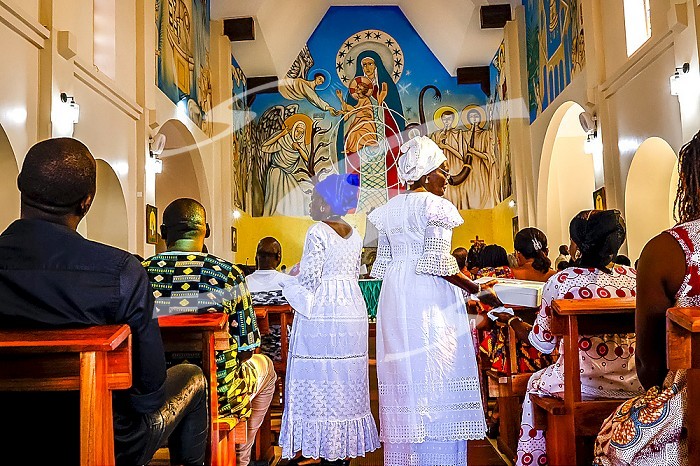 Sunday mass in Notre Dame de la Delivrance basilica, Keur Moussa, Senegal. 