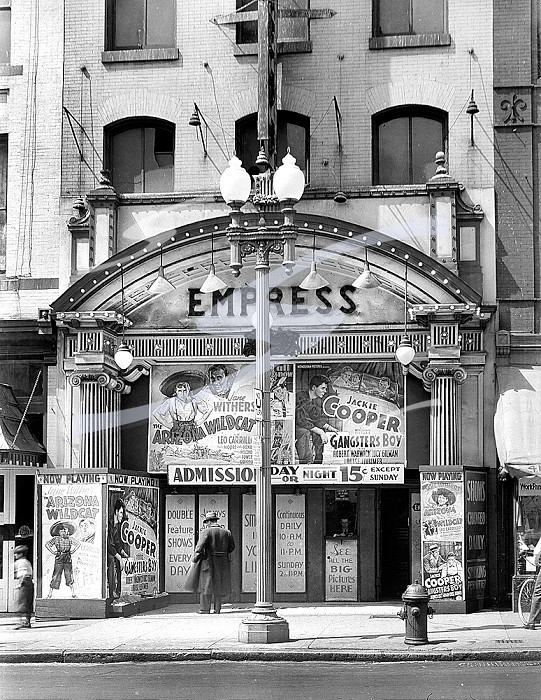 Empress Theater, 9th Street, Washington, D.C., USA, David Myers, U.S. Farm Security Administration, July 1939