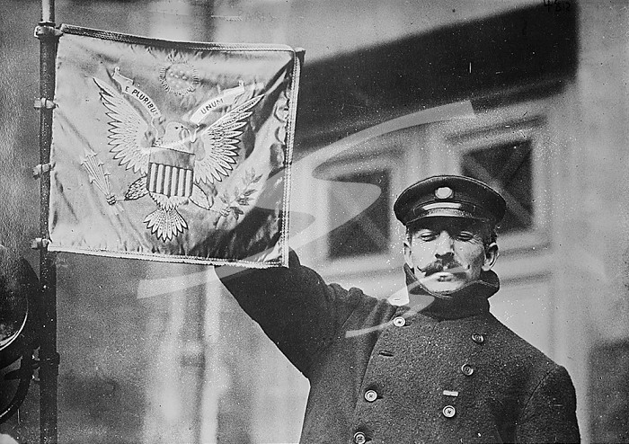 Pres´t´s flag, Paris, 31 Dec 1918. Creator: Bain News Service.